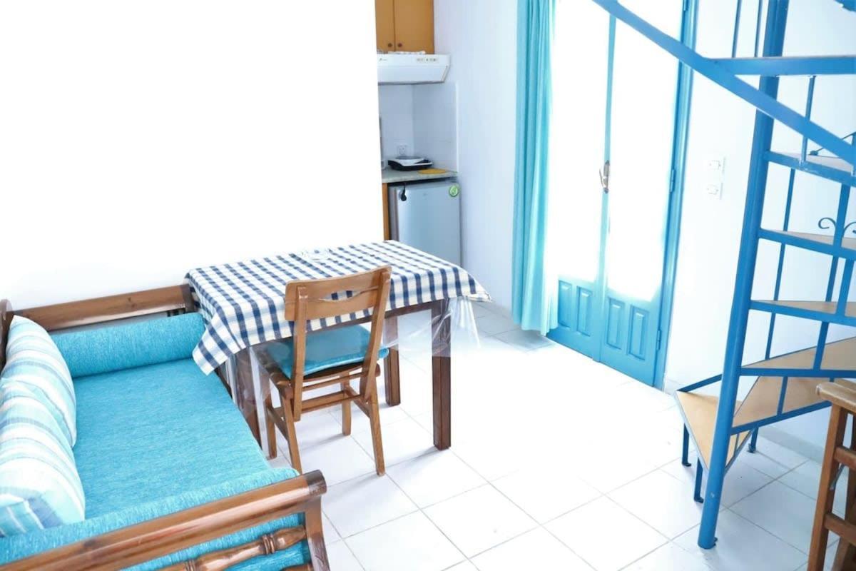 Santorini Seaside Retreat - Flora'S Summer Escape Perissa  Eksteriør billede